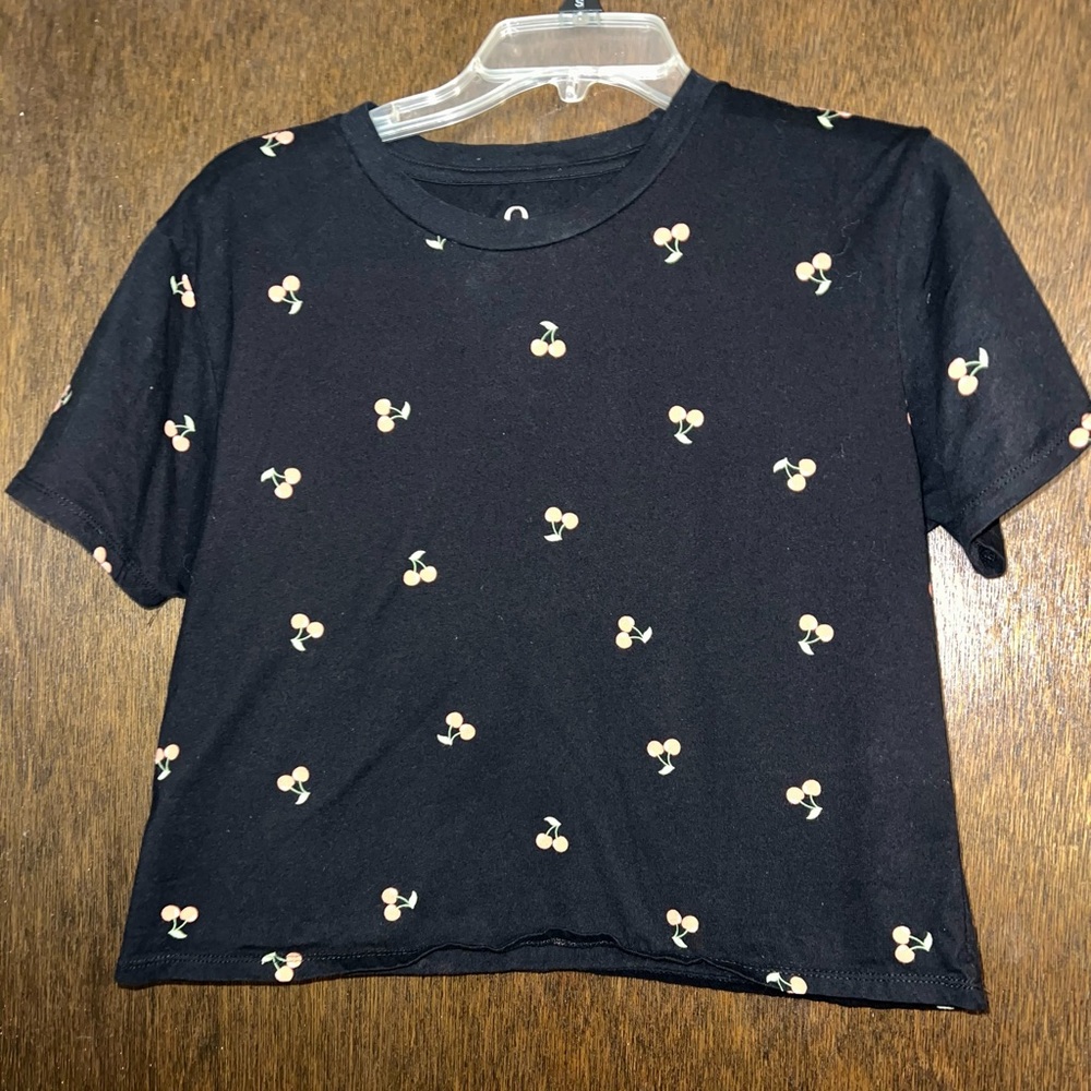 🍒Cherry Crop Top🍒
